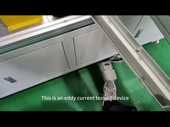 에디 전류 단위 한 개 는 구리 디스크 와 튜브 를 동시에 두 개 로 감지 한다.